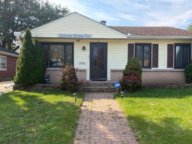 House for sale in Des Plaines, Illinois