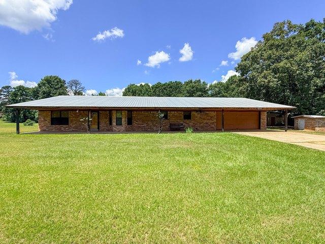 House for sale in Atlanta, Texas