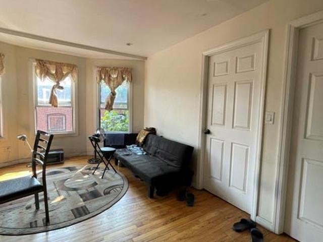 House for sale in The Bronx, Arverne