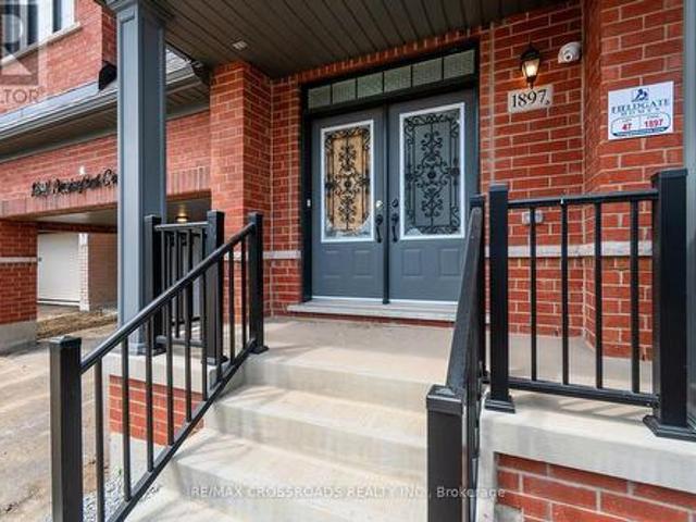 House for sale in Pickering, Golden Horseshoe