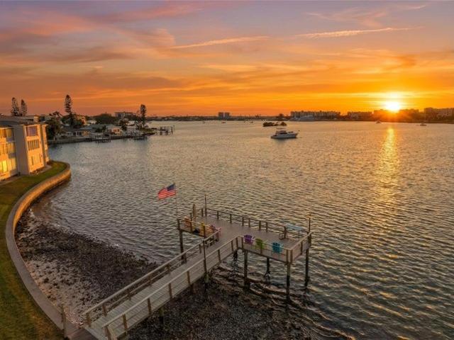 Condo for sale in South Pasadena, Florida