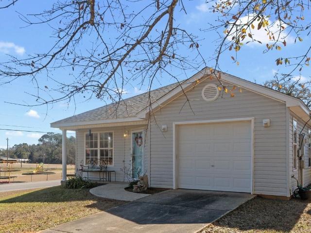 House for sale in Robertsdale, Alabama