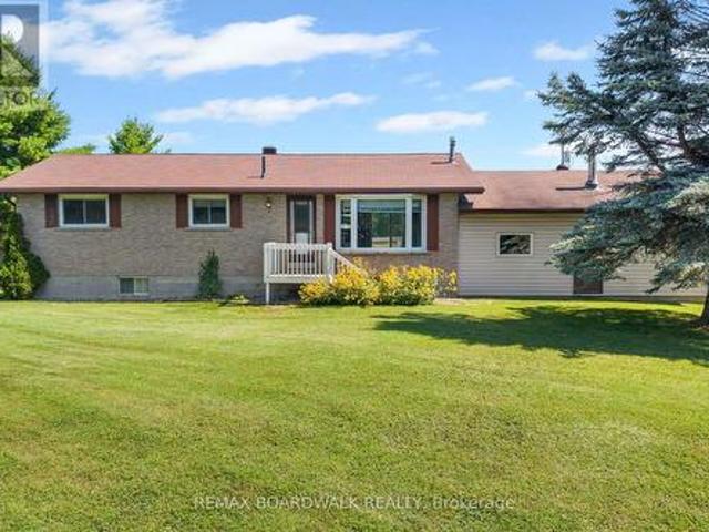 House for sale in Ontario