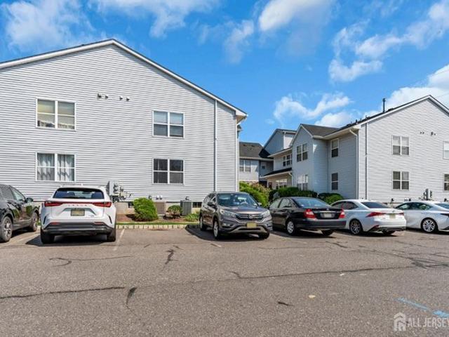 Townhouse for sale in Piscataway, New Jersey