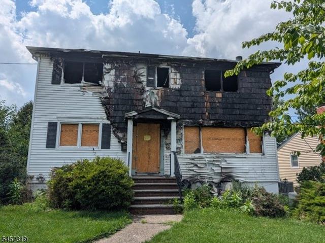 House for sale in Clark, New Jersey