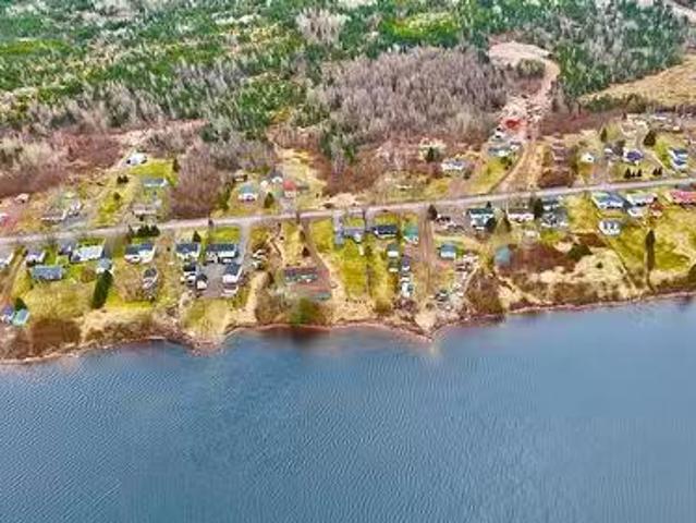 House for sale in Botwood, Newfoundland And Labrador