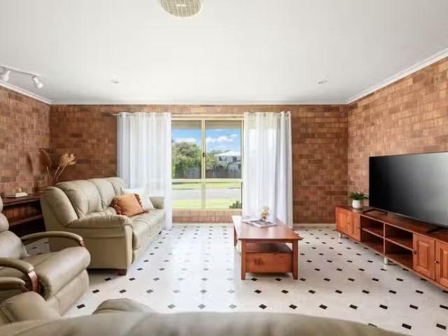 House for rent in Tin Can Bay, Queensland