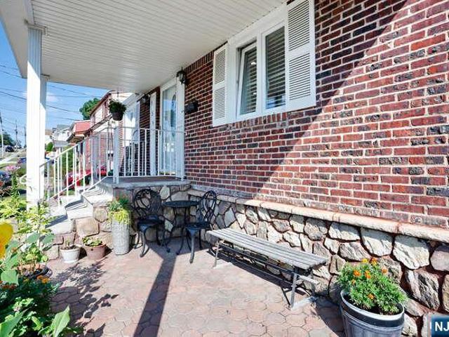 House for sale in Elmwood Park House for sale in Elmwood Park