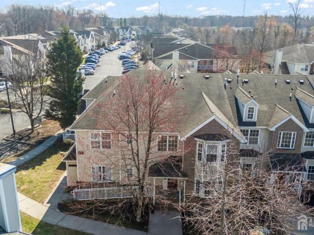 Townhouse for sale in Piscataway, New Jersey