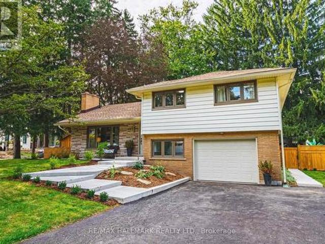 House for sale in Ancaster, Ontario