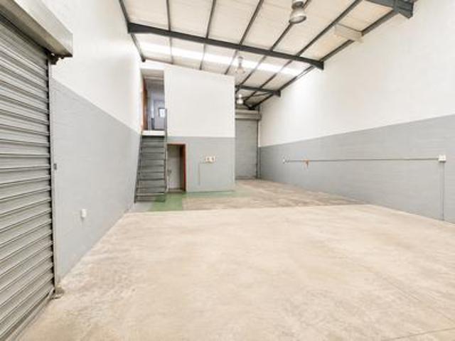 Commercial for rent in Parow, Western Cape