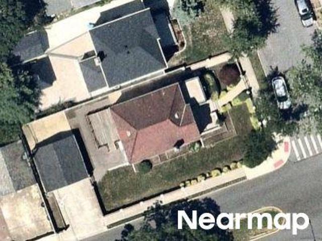 House for sale in Queens, Arverne