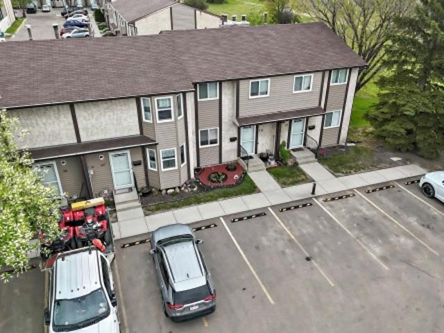 Townhouse for sale in Wedgewood, Alberta