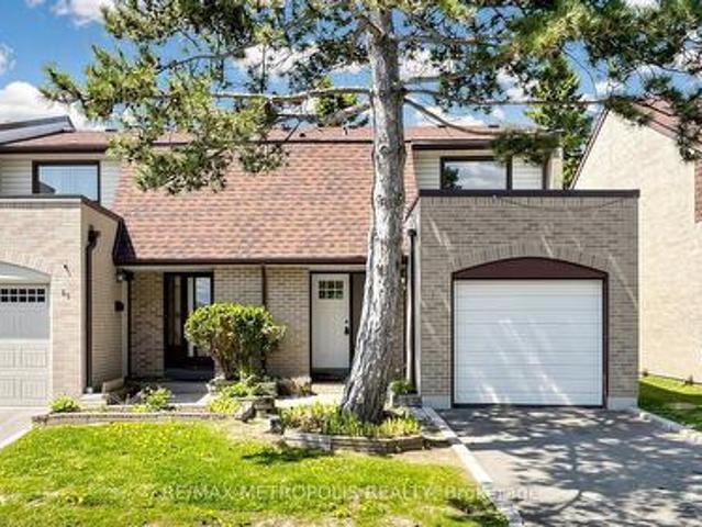Townhouse for sale in Woburn, Ontario
