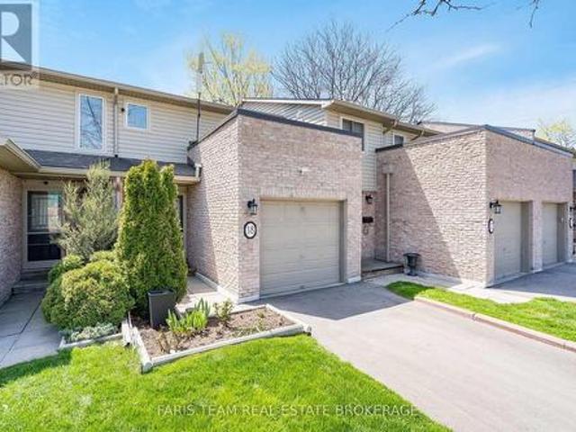 Townhouse for sale in Dixie, Mississauga