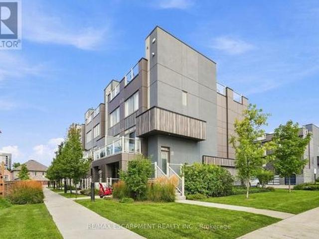 Townhouse for sale in Ancaster, Ontario