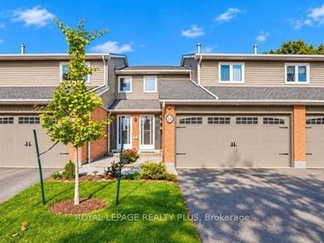 Townhouse for sale in Sheridan Homelands, Mississauga