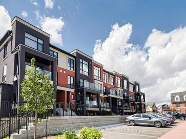 Townhouse for sale in Georgina, Ontario