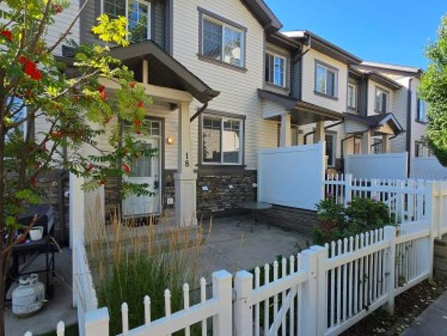 Townhouse for sale in Wedgewood, Alberta
