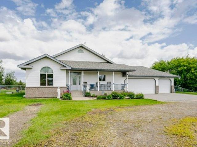 House for sale in Alberta