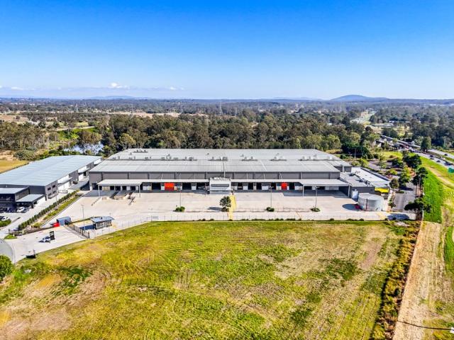 Warehouse for rent in Toombul, Queensland