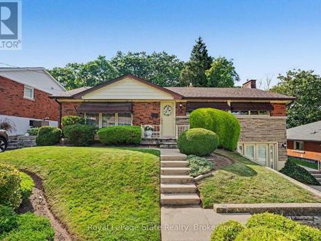 House for sale in Ancaster, Ontario