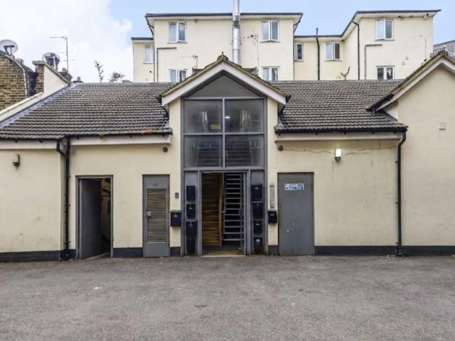 Flat for sale in Horsell, Woking