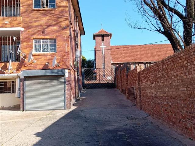 Flat for sale in Johannesburg
