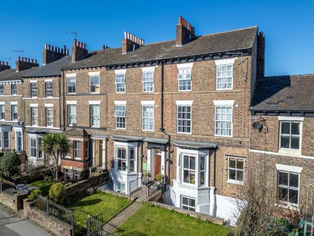 House for sale in High Field, York