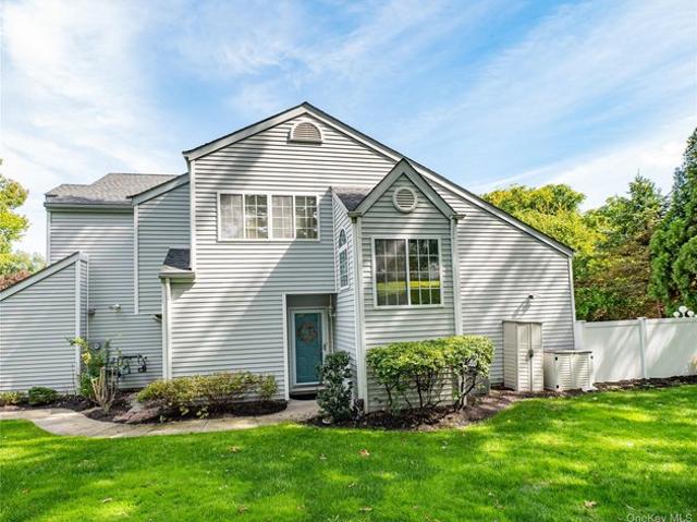 Condo for sale in Bohemia, New York