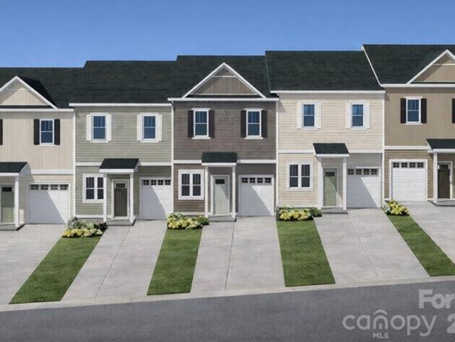 Townhouse for sale in Candler, North Carolina