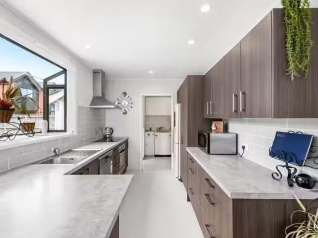 House for sale in Days Bay, Wellington