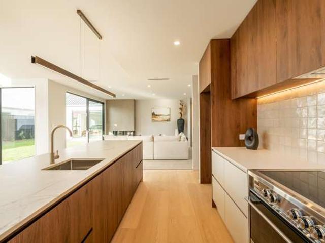 House for sale in Chaslands, Canterbury