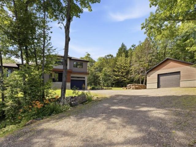 House for sale in Les Collines-de-l'outaouais, Quebec