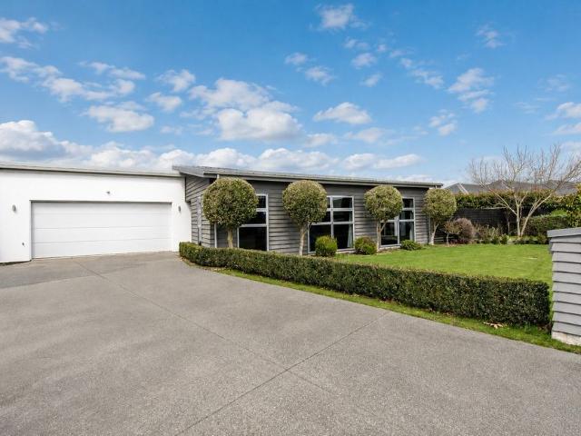 House for rent in Chaslands, Canterbury