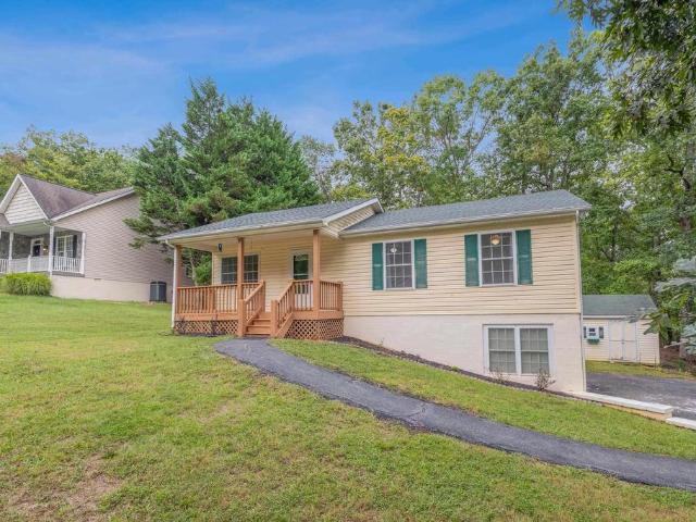 House for sale in Lake Monticello