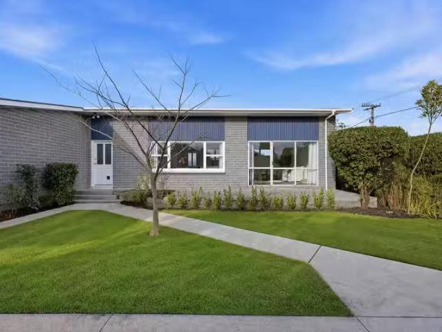 House for sale in Chaslands, Canterbury
