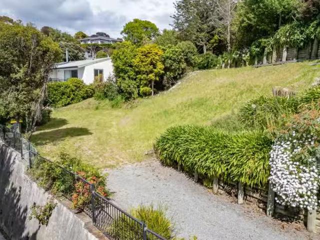 House for sale in Chaslands, Canterbury