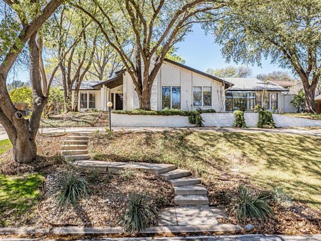 House for sale in Benbrook, Texas