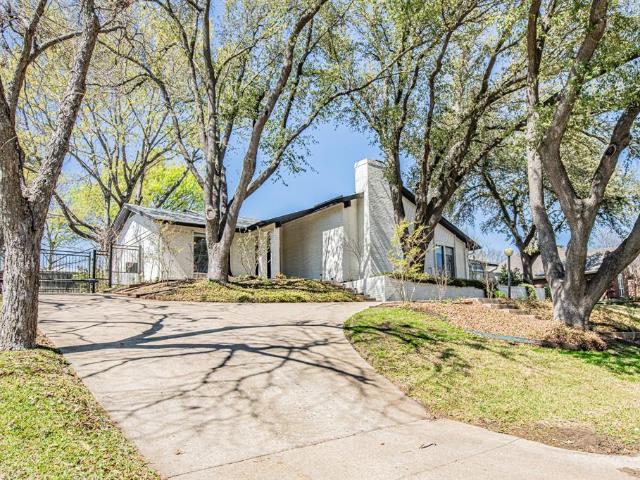 House for sale in Benbrook, Texas