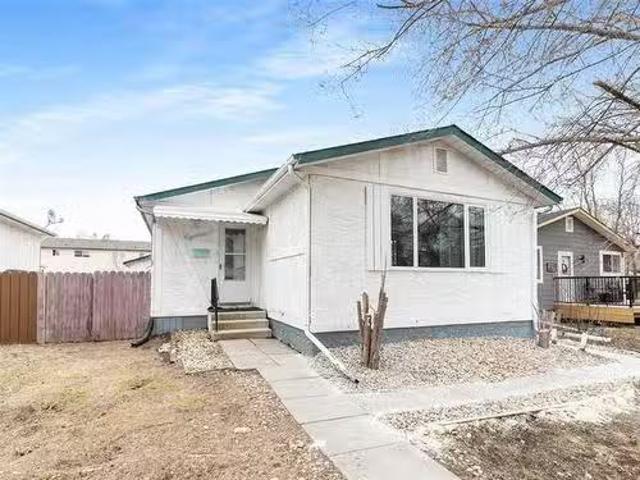 House for sale in East St. Paul, Manitoba