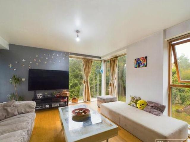 House for sale in Little Stanmore, Greater London