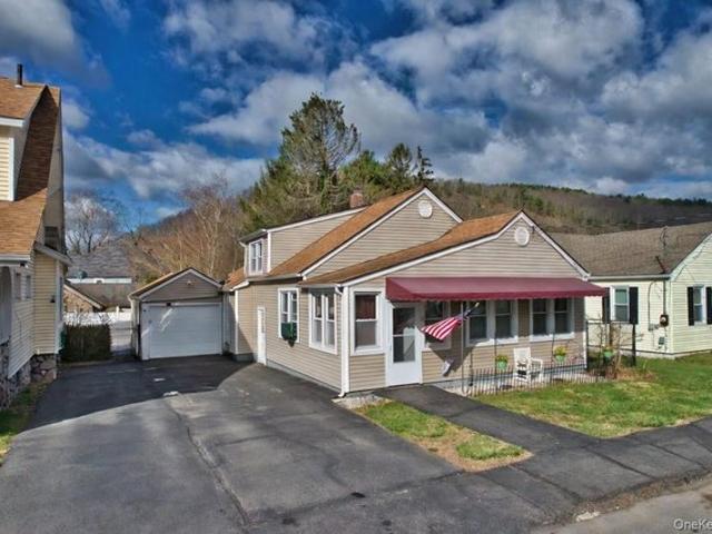 House for sale in Cuddebackville, New York