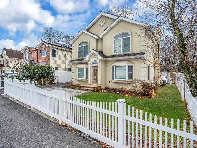 Property for sale in Huntington, New York