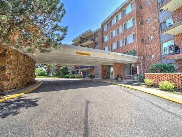 Condo for sale in Prospect Heights, Illinois