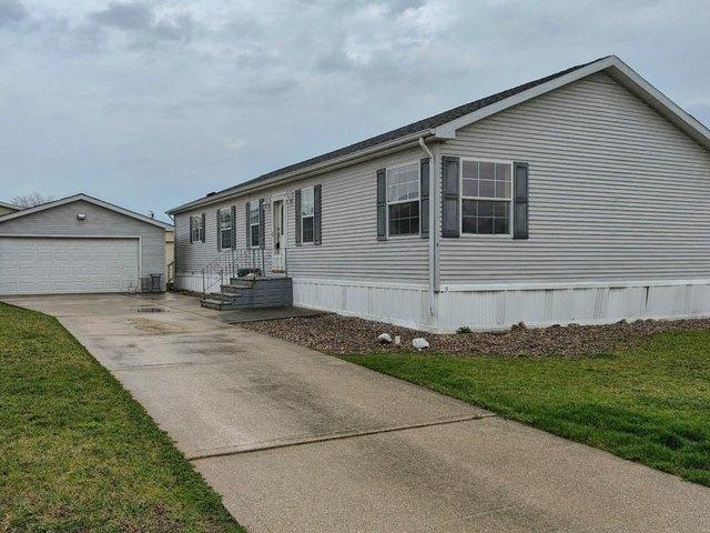 House for sale in Beecher, Illinois