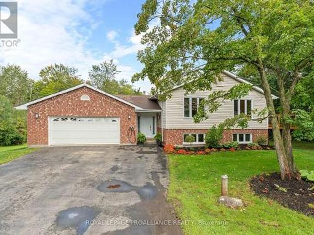 House for sale in Front Of Yonge, Ontario