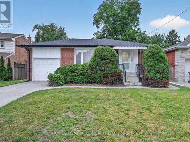 House for sale in Etobicoke Centre, Toronto