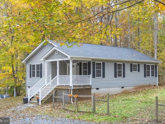 House for sale in Louisa, Louisa County