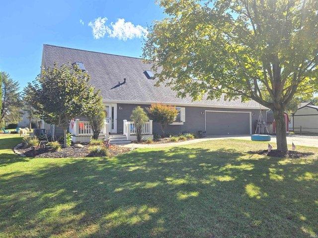 House for sale in Syracuse, Indiana